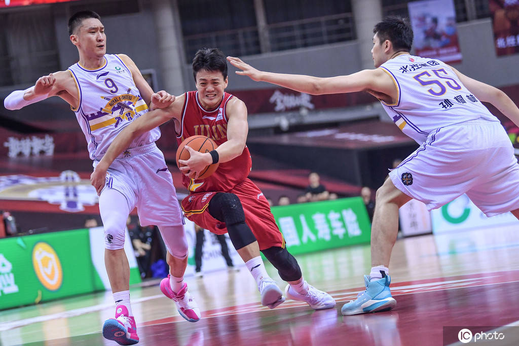 Kaiyun Sports-开云体育-包含转折点广州队手感冰凉，NBA季后赛转会期攻防权衡，赛场秩序良好，临场指挥获称赞的词条